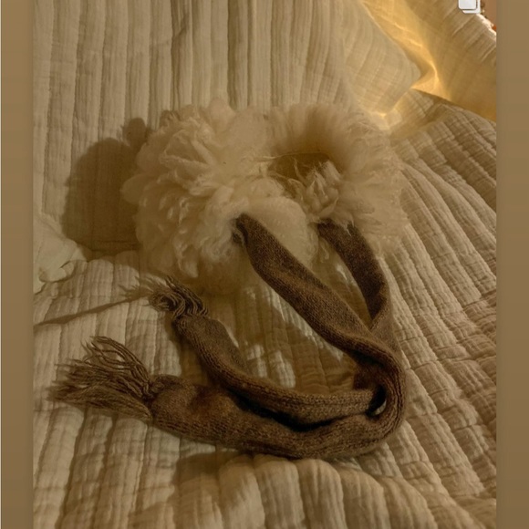 Handmade Sheepskin Collar with Brown Wool Tassels - Picture 4 of 5